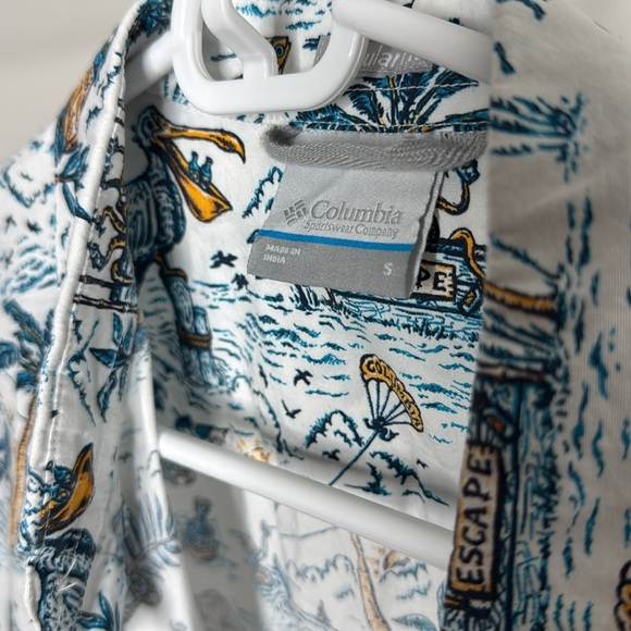 Columbia Parrot Print Short Sleeve - Picture 2 of 4